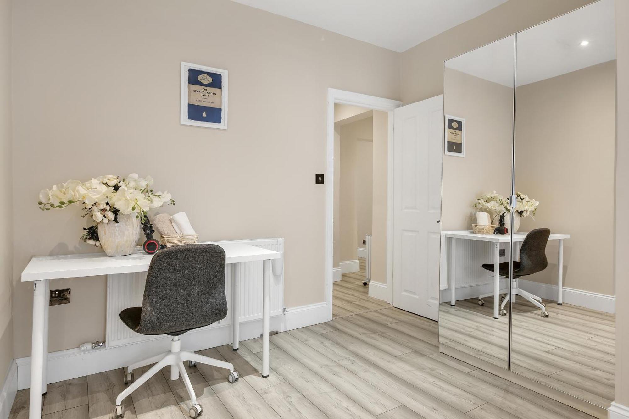 Hammersmith Flat 2 Bedrooms Lgf * Londra